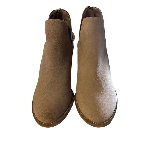 NWOTBLONDO Neda Women SIZE 8.5M